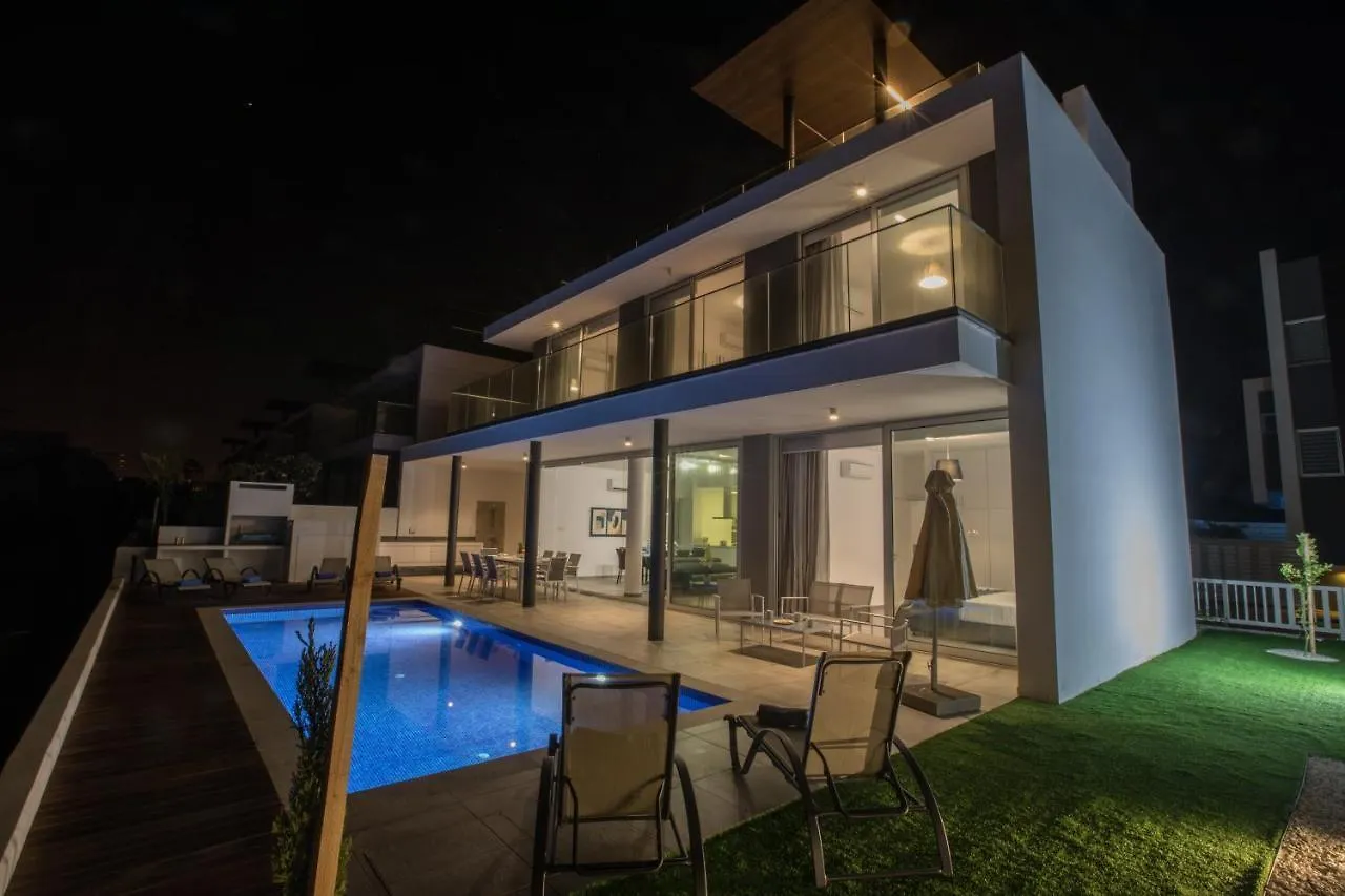 פרוטאראס Villa Naya